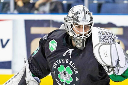 Hokejista Peter Budaj ako jediný Slovák trénuje v NHL.