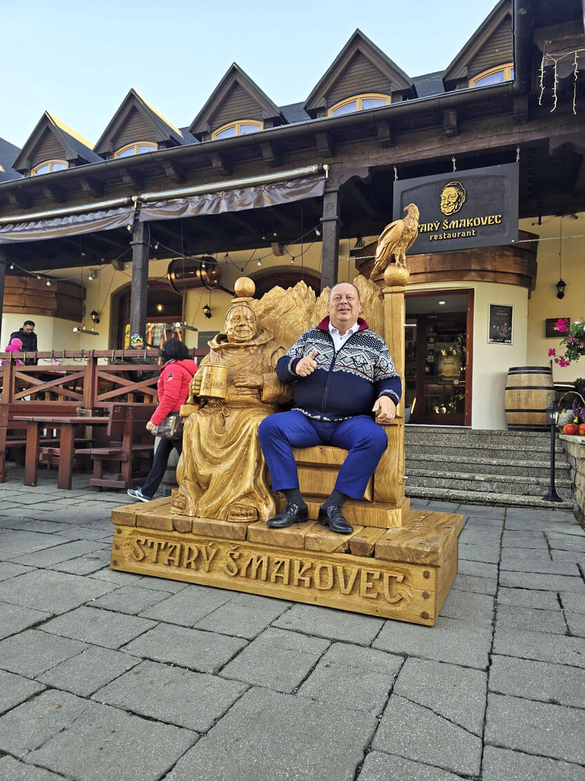 Unikátna drevená socha Šmakovca zdobí Vysoké Tatry