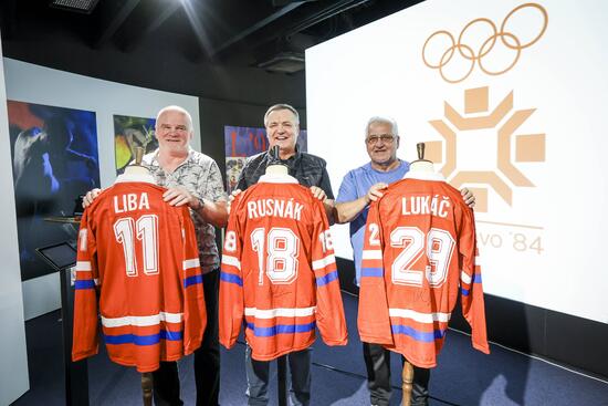 Lukáč, Rusnák a Liba prekvapili návštevníkov Slovenského olympijského a športového múzea: Naživo komentovali hokejový zápas! 